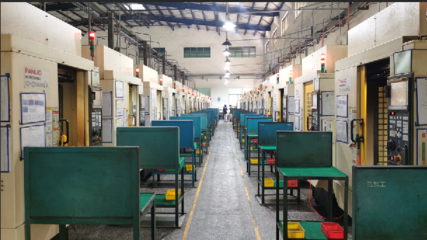 李曉彤率隊(duì)赴東莞市考察企業(yè) 與家鄉(xiāng)企業(yè)家座談